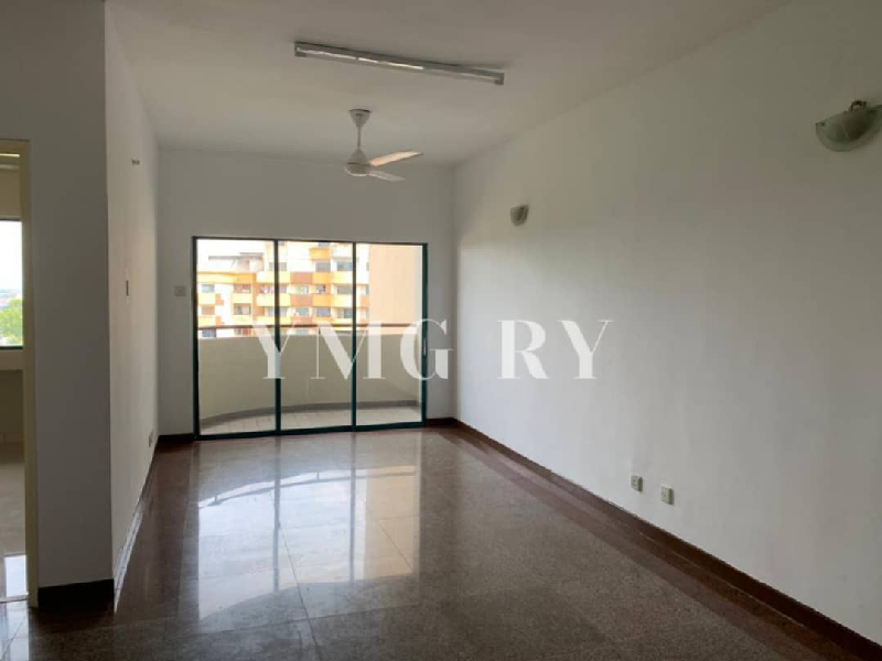BBK Condominium Klang Size 910 sq ft Master bedroom with attached bathroom and one stand-alone bath - photo 4