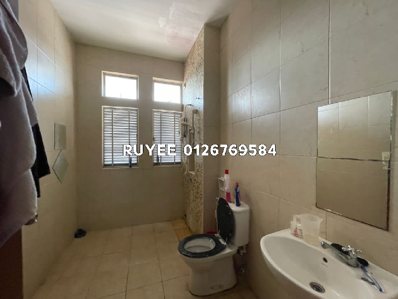 Aman Perdana Below Market !!2 storey Bungalow40x805 bedrooms 3bathroomsFreeholdRenovatedKitchen cabi - photo 6