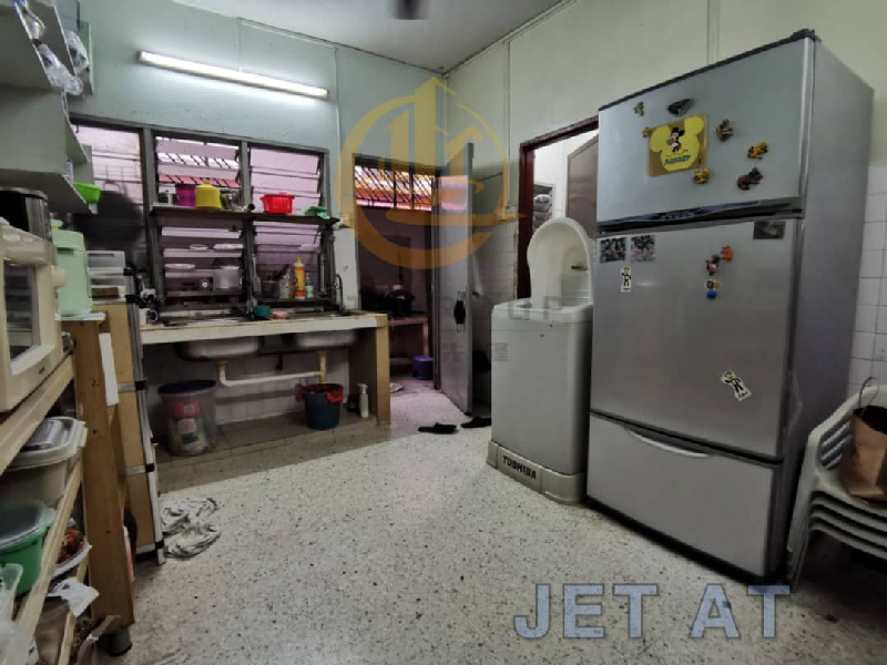 Taman Sentosa Yusof Shahbudin 2 Storey HouseFreehold 20 x 60ft4 Bedrooms, 3 Bathrooms4 Aircond, 3 wa - photo 4