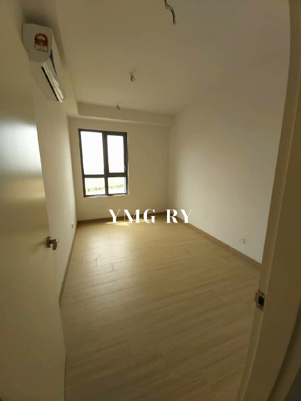 AVAILABLE NOW Gravit 8 klangKota bayuemas635 sqft1+1 bedroom1 bathroom2 carparkAircond x2Water Heate - photo 2