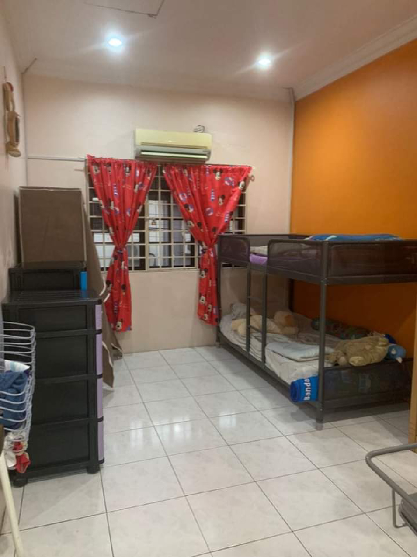 WTS Jln mohd tahir2 storeyFully renovated 20x754b x 3bFreehold Non bumi lotMaster room & downstairs  - photo 4