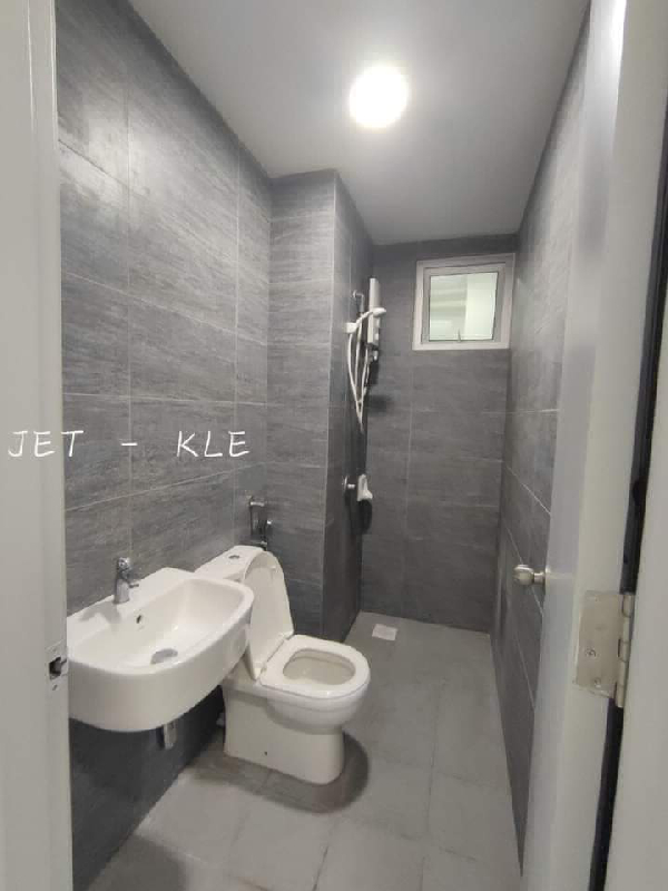 Gaya Resort partially furnished Aircond water heater fridge washing machine  - photo 9