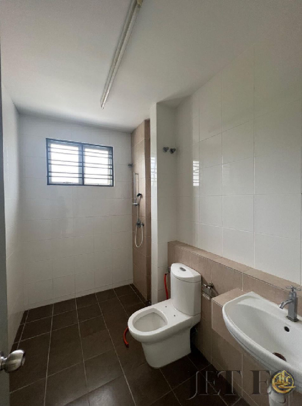 WTS *Facing No House*Rimbayu Perennia Double storey Double storey intermediateFacing Direction North - photo 6