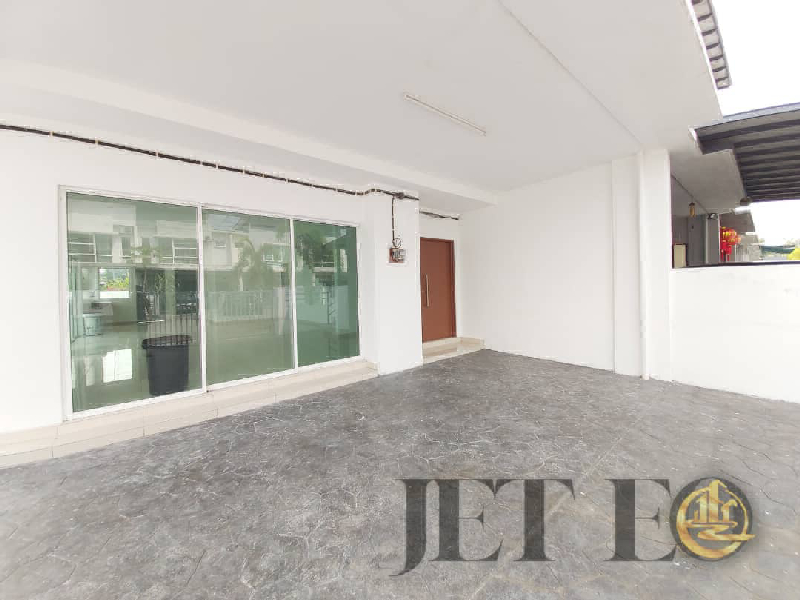 WTS *Jenjarom Tamera Corner Lot with Big Land* Double storey Corner lot 42x70 sqft 4room 3bath Guard - photo 2