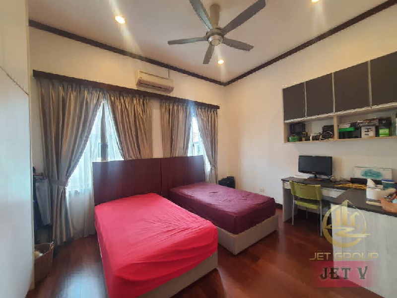 *WTS*Aman perdana klang Renovated spend 300k feesFacing open playground-Double Storey Bungalow-5 bed - photo 13