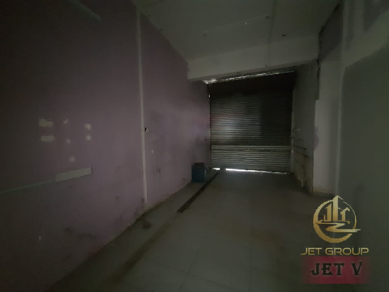 WTLBayu Tinggi Shoplot ground floorSize 22x70plaster Ceilingcashier counter1 partition room2 toilet  - photo 7