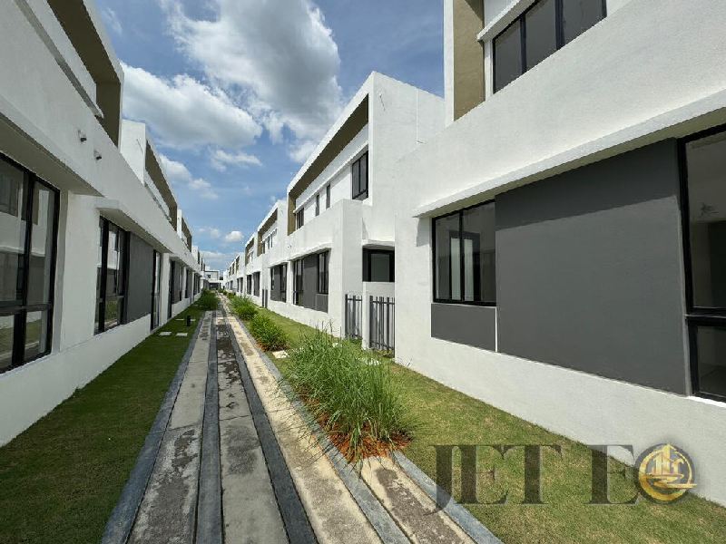 *Eco Sanctuary Sencilia Garden Home Corner lot @Telok Panglima Garang brand new unit*  - photo 2