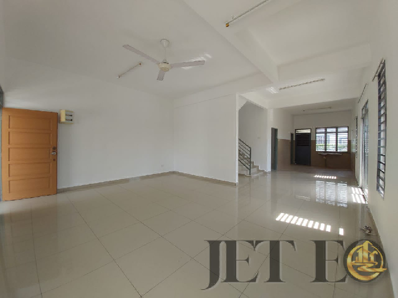 WTSTaman Langat Indah Corner Unit BantingNear Jenjarom AreaCorner unit FreeholdNon Bumi Lot4 room 3  - photo 4