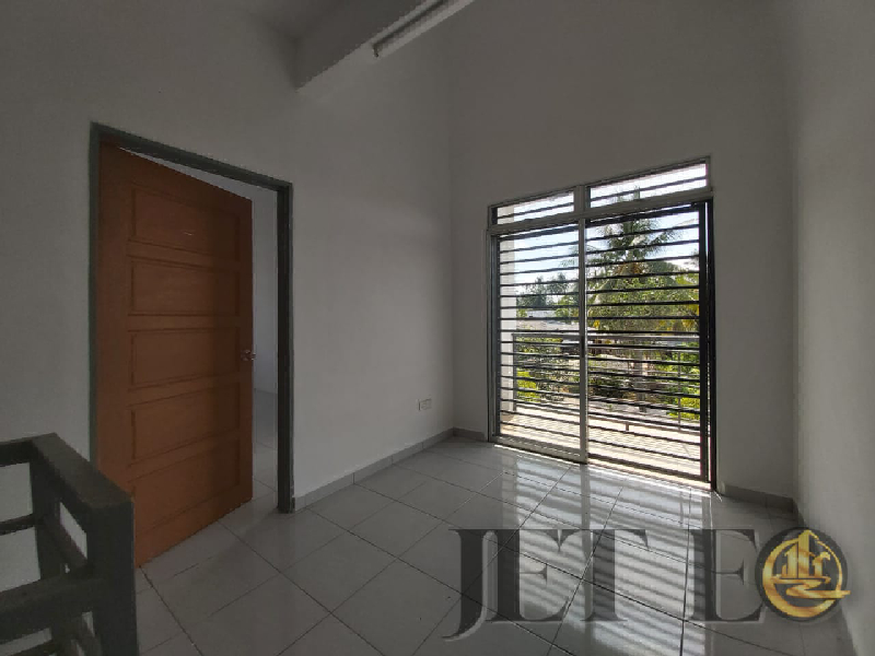WTSTaman Langat Indah Corner Unit BantingNear Jenjarom AreaCorner unit FreeholdNon Bumi Lot4 room 3  - photo 9