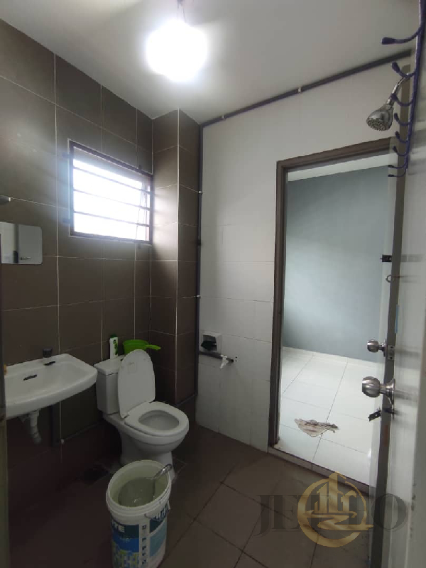 WTS Exclusive *Jenjarom Jaromas Zinnia*Freehold Unit 22x72.54 Bedrooms 3 Bathrooms Partially furnish - photo 5
