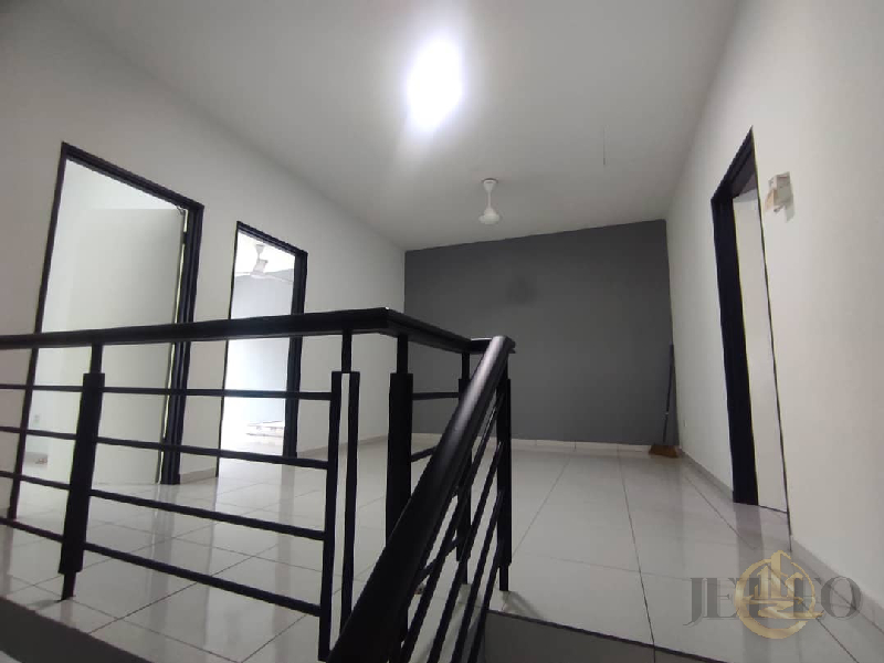 WTS Exclusive *Jenjarom Jaromas Zinnia*Freehold Unit 22x72.54 Bedrooms 3 Bathrooms Partially furnish - photo 8