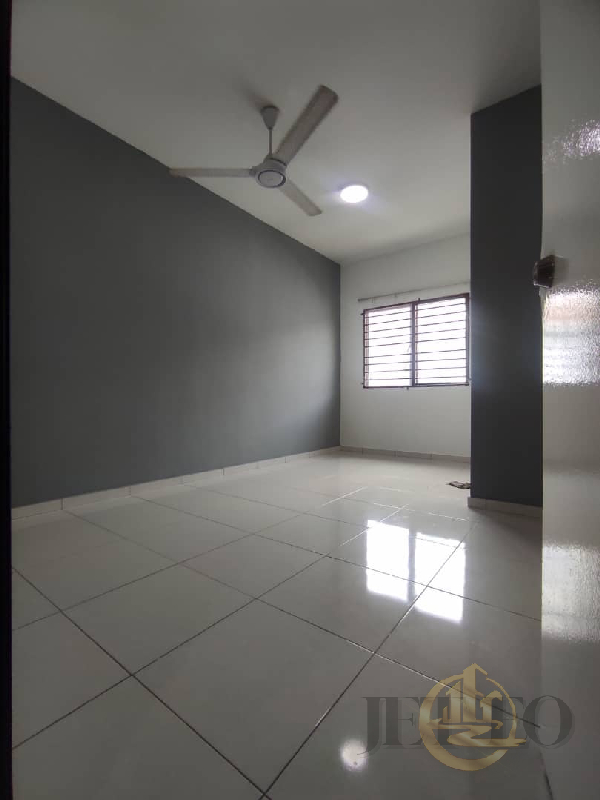 WTS Exclusive *Jenjarom Jaromas Zinnia*Freehold Unit 22x72.54 Bedrooms 3 Bathrooms Partially furnish - photo 9