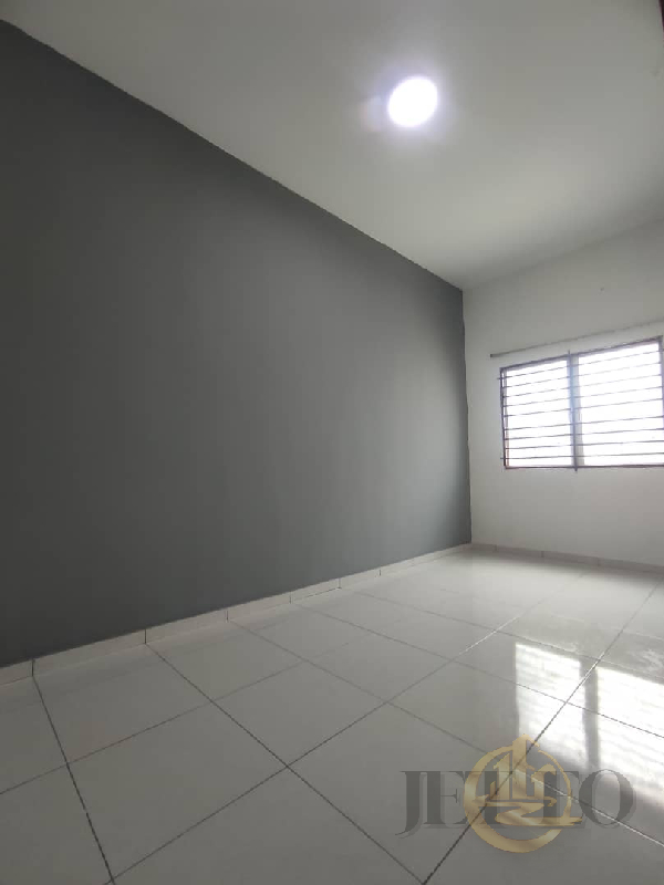 WTS Exclusive *Jenjarom Jaromas Zinnia*Freehold Unit 22x72.54 Bedrooms 3 Bathrooms Partially furnish - photo 10