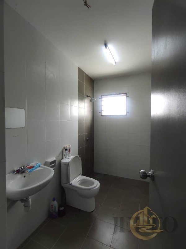 WTS Exclusive *Jenjarom Jaromas Zinnia*Freehold Unit 22x72.54 Bedrooms 3 Bathrooms Partially furnish - photo 11