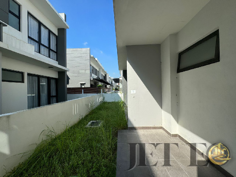  *Gamuda TwentyFiveSeven Lucent Residence Domus Semi D beside Quayside Shopping Mall*  - photo 3