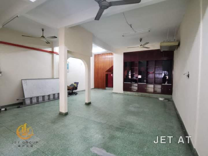 Facing OpenTaman Klang JayaDouble Storey House For Sale Selling Price RM 650k Only!!! - photo 2