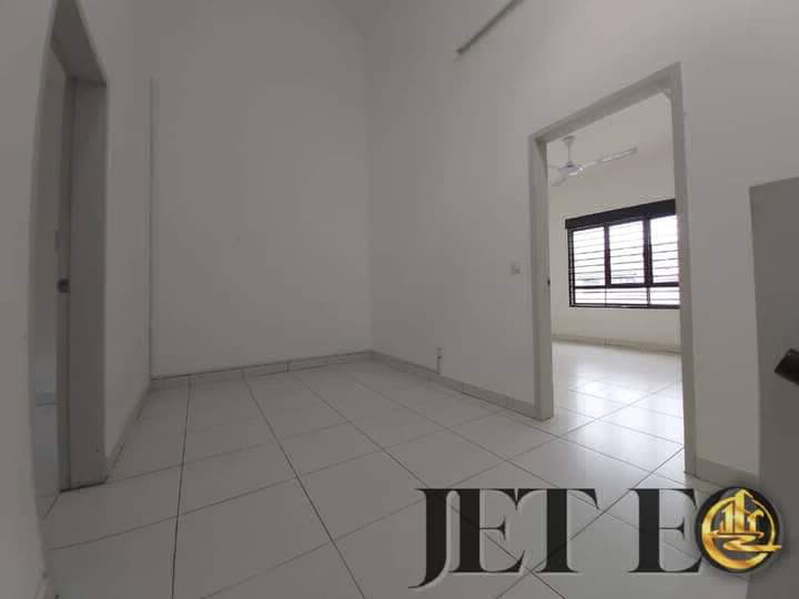 lFOR RENTLimited Market Rental Price Bandar Banting Mahkota 2sty Guarded AreaDouble storey20x70 sqft - photo 3