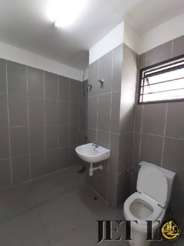 lFOR RENTLimited Market Rental Price Bandar Banting Mahkota 2sty Guarded AreaDouble storey20x70 sqft - photo 9