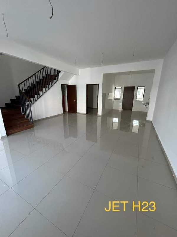 Setia Utama 3[ Bywater ]Setia AlamFor Rent Double Storey (Intermediate)Land Size : 22 x 704+1 Bedroo - photo 2