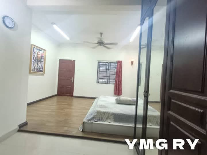 for saleBandar botanic angsanaKlang Double storey Endlot 20x75 + 25 ft land 4 bedroom3 bathroom Reno - photo 7