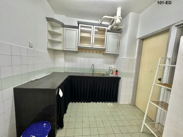 Rm1100 Pelangi Court Apartment For Rent Jalan Meru Klang (Near to Klang Parade)886sqft3 Bedrooms 2 B - photo 2