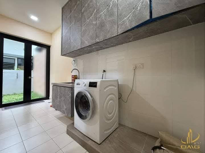 Setia Utama 1, Setia Alam3 Storey Semi D Land 32x70  - photo 4