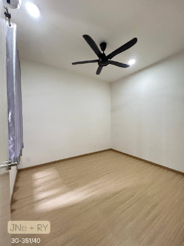 Gravit 8 partially furnished 1900 Andaman klang  - photo 10