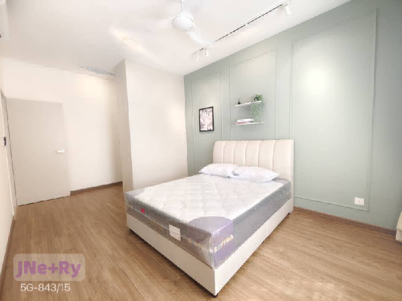 Brand New Tresor designer unit Fully furnished available now!!! - photo 3