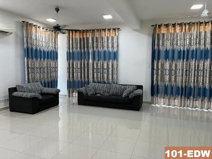 Good condition Biggest House Bukit Raja Fuego Partially furnished  - photo 2