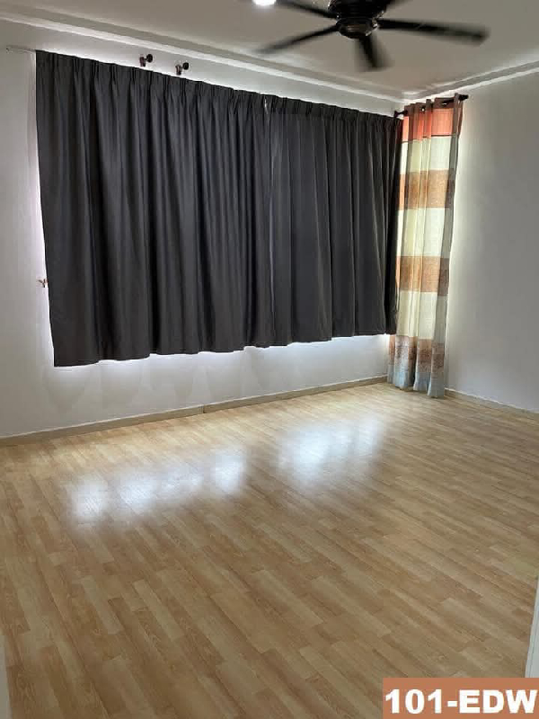 Good condition Biggest House Bukit Raja Fuego Partially furnished  - photo 4