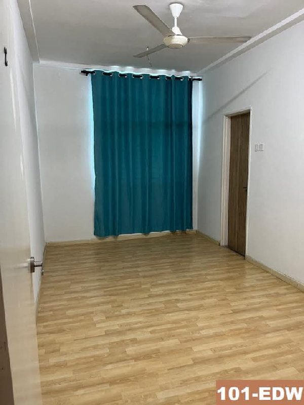 Good condition Biggest House Bukit Raja Fuego Partially furnished  - photo 8