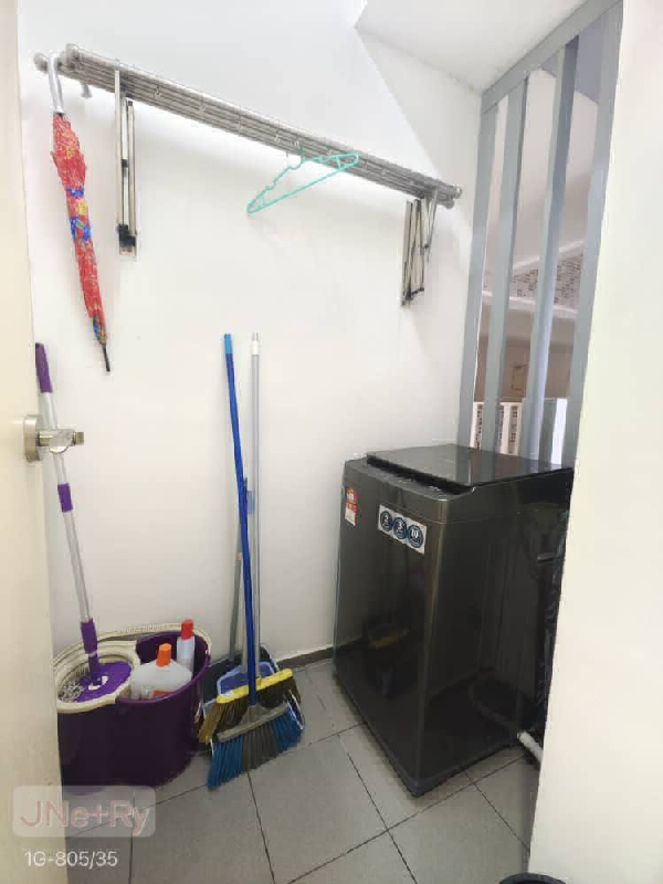 Superr Value Fully furnished Gravit 8 balcony unit !!! - photo 11