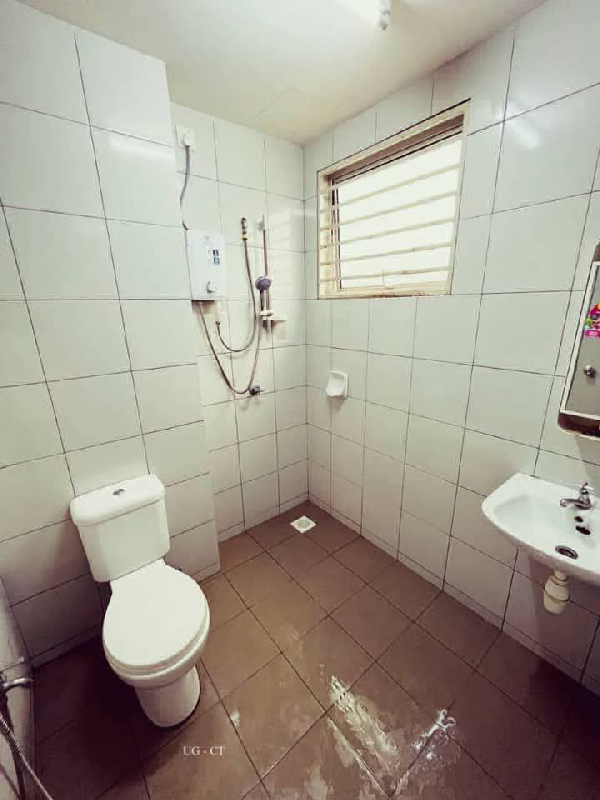 Laman Impian Townhouse For Rent Bandar Botanic KlangGood ConditionFreehold 1200sqft Top Floor (2nd F - photo 3
