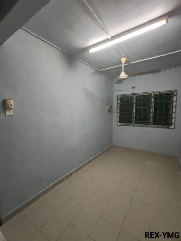 Taman Sentosa @ Klang2 Storey Medium Cost HouseSqft : 15x55Bedroom : 3Bathroom : 2Plaster CeilingFac - photo 3