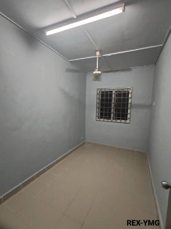 Taman Sentosa @ Klang2 Storey Medium Cost HouseSqft : 15x55Bedroom : 3Bathroom : 2Plaster CeilingFac - photo 6