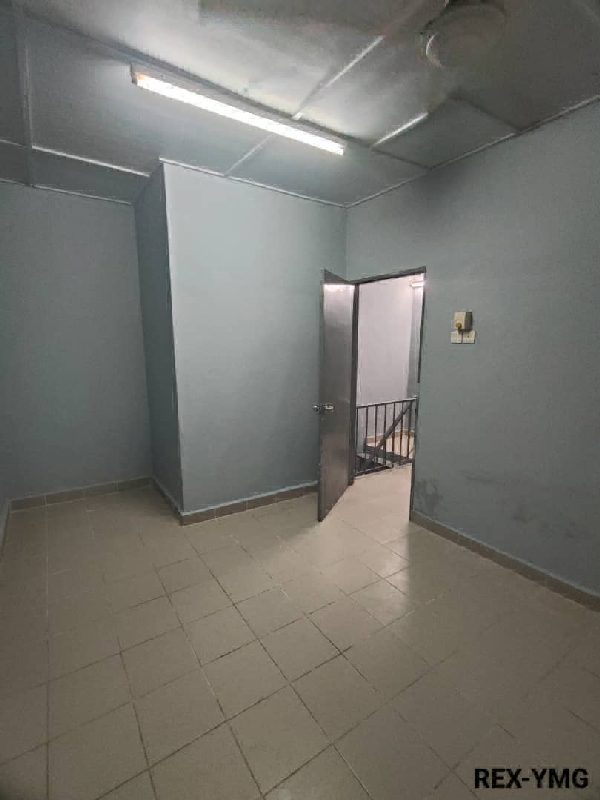 Taman Sentosa @ Klang2 Storey Medium Cost HouseSqft : 15x55Bedroom : 3Bathroom : 2Plaster CeilingFac - photo 7
