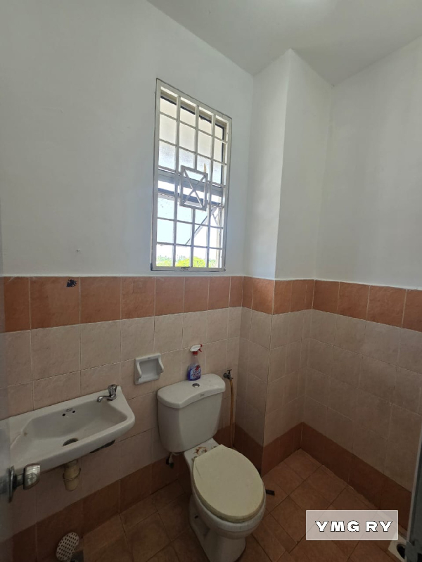 Partially furnished Apartment Bayu Villa Bayu Perdana Klang 3 bedroom - photo 7
