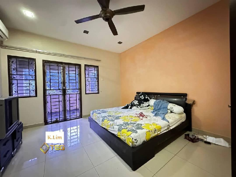 For Sale Bukit Tinggi 2 Klang 2 Storey House Land Area : 20x70 Fully extend 4 Bedrooms  Facing Field - photo 2