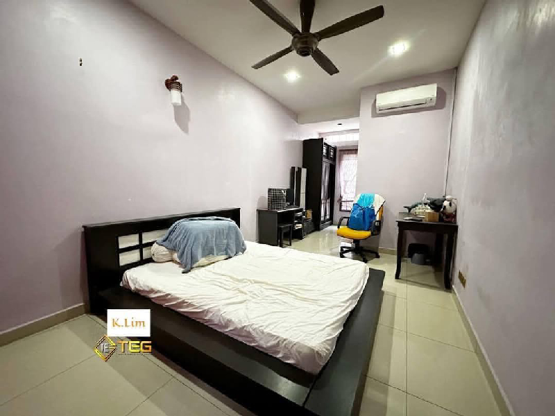 For Sale Bukit Tinggi 2 Klang 2 Storey House Land Area : 20x70 Fully extend 4 Bedrooms  Facing Field - photo 3