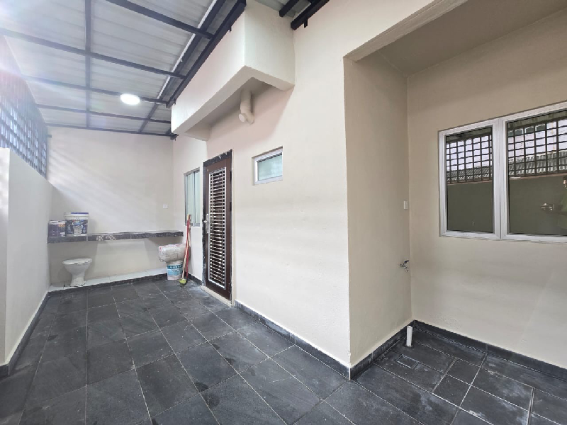 Teluk Gedung Indah - Port KlangDouble Storey Terrace House For Sale- Size 20 x 60- 4 Bedooms - 3 Bat - photo 2