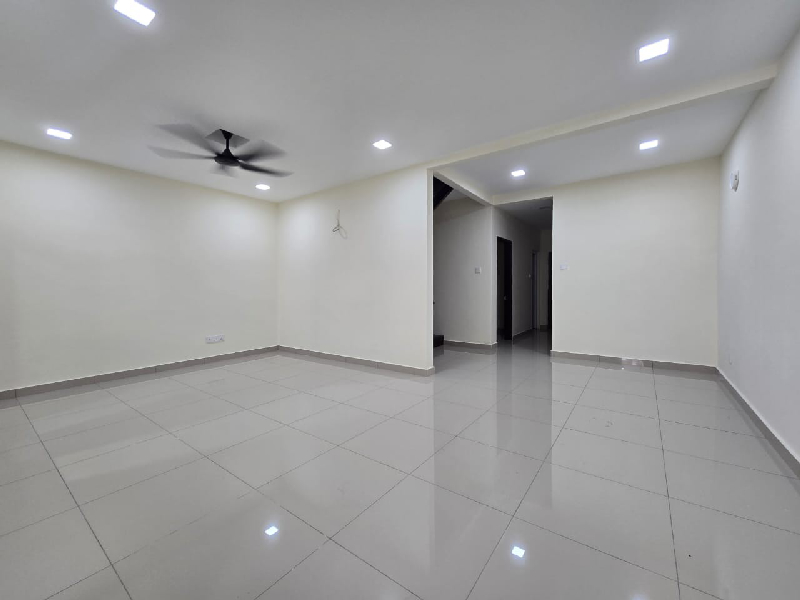 Teluk Gedung Indah - Port KlangDouble Storey Terrace House For Sale- Size 20 x 60- 4 Bedooms - 3 Bat - photo 3