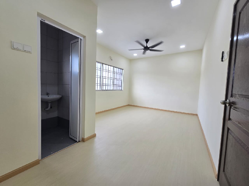 Teluk Gedung Indah - Port KlangDouble Storey Terrace House For Sale- Size 20 x 60- 4 Bedooms - 3 Bat - photo 8
