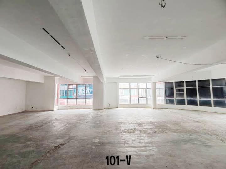 Bandar Bukit Tinggi 1, Klang 1st Floor Corner Shoplot for Rent 35x75 - photo 4