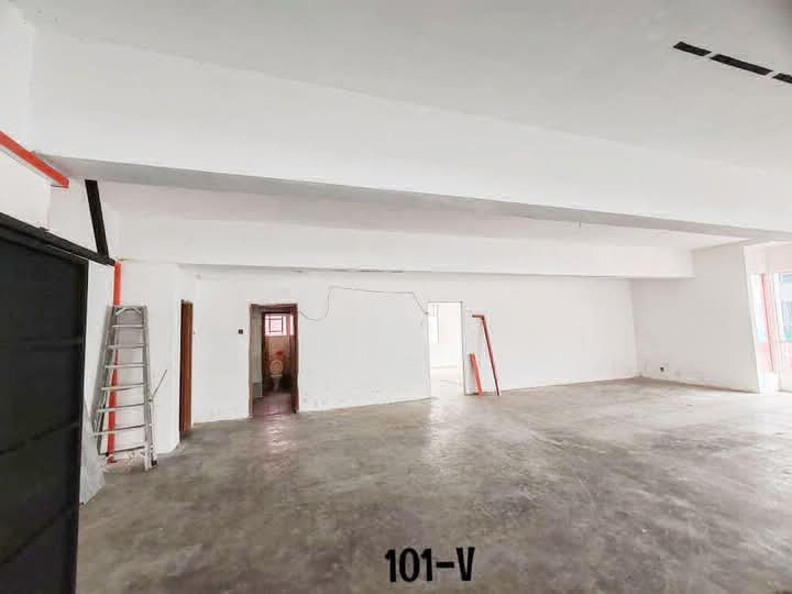 Bandar Bukit Tinggi 1, Klang 1st Floor Corner Shoplot for Rent 35x75 - photo 5