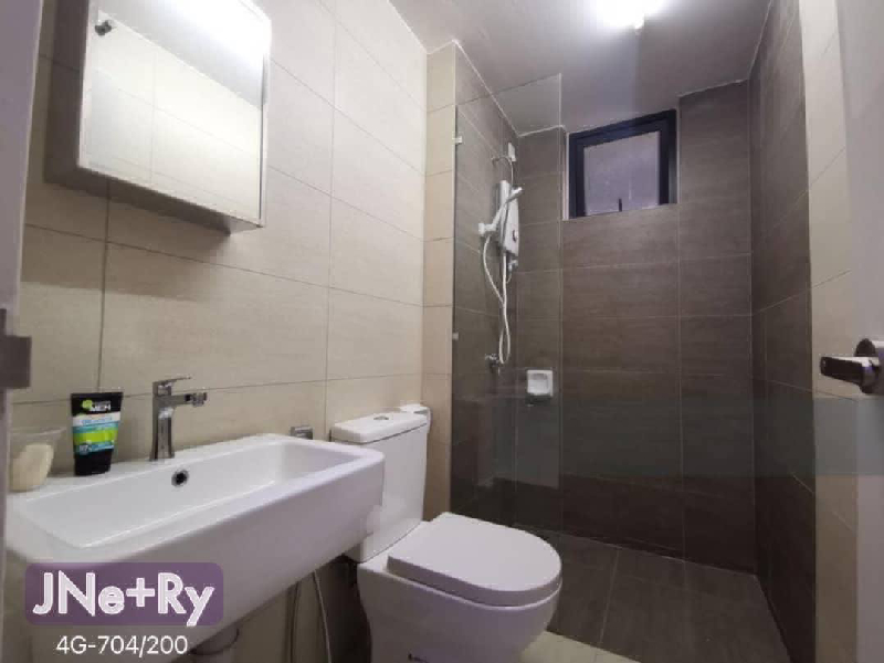 Gravit 8 Service Ashino kota bayuemas klang Size 874sqft2  Bedrooms 1 bathroom Fully Furnished 2 par - photo 9