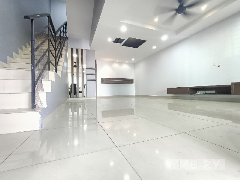Taman Sejati 4 Klang renovated 3 storey L1 - photo 2