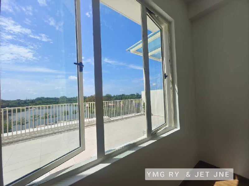 The Tresor Gravit8 Parkhome Part Furnish Aircond Biggest Balcony Brand New Unit lake view (G1) - photo 2