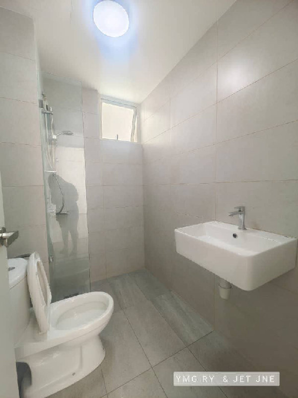 The Tresor Gravit8 Parkhome Part Furnish Aircond Biggest Balcony Brand New Unit lake view (G1) - photo 6