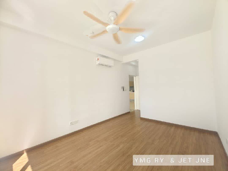The Tresor Gravit8 Parkhome Part Furnish Aircond Biggest Balcony Brand New Unit lake view (G1) - photo 7