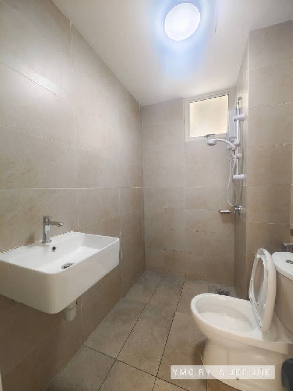 The Tresor Gravit8 Parkhome Part Furnish Aircond Biggest Balcony Brand New Unit lake view (G1) - photo 9